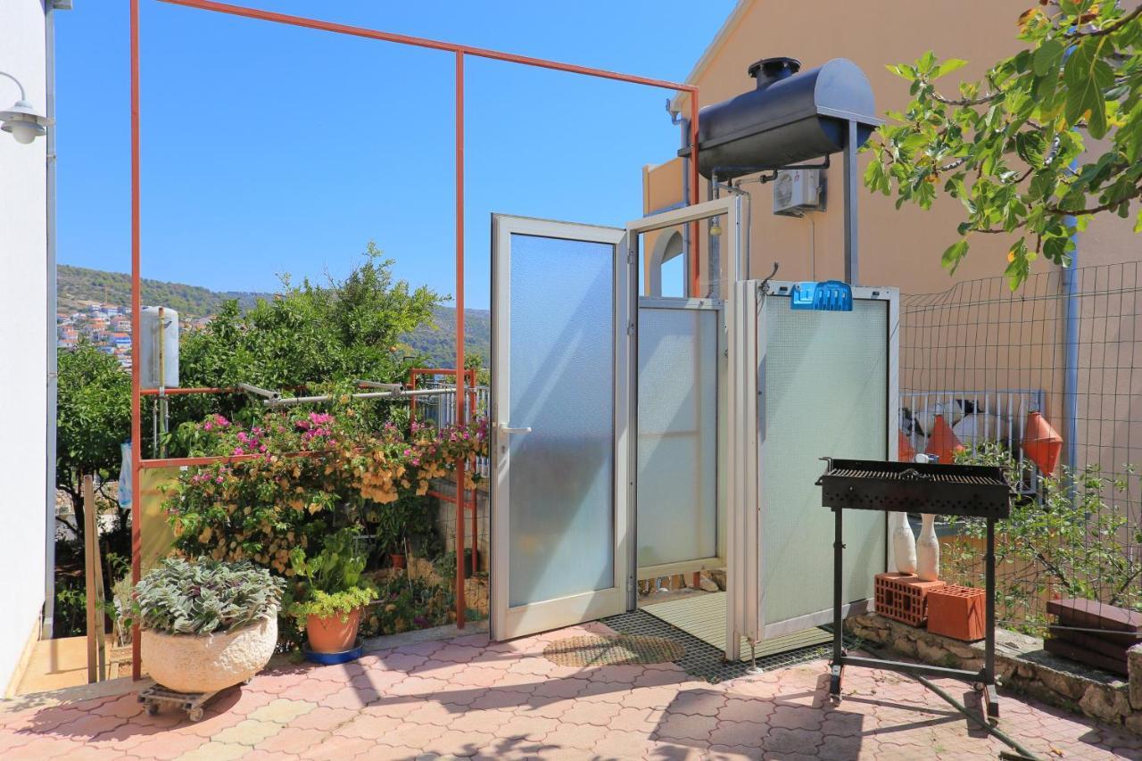 Apartments By The Sea Businci, Ciovo - 9450 Trogir Exterior photo