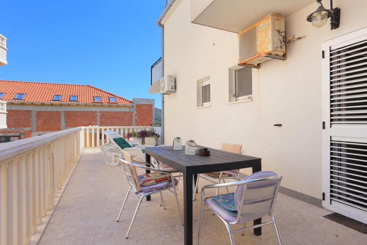 Apartments By The Sea Businci, Ciovo - 9450 Trogir Exterior photo